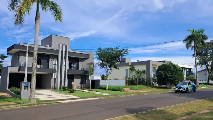 Sobrado à VENDA Ninho Verde 2 - Pardinho SP 6 dorm.(ou 2 podendo ser escritorio) Area gour