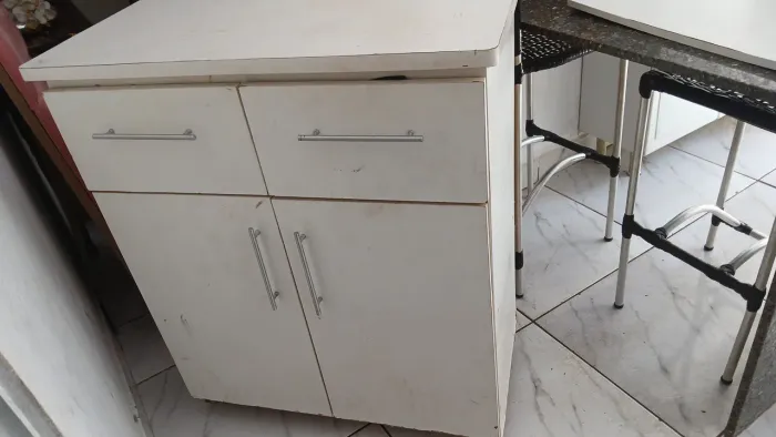 Cômoda com rodinha