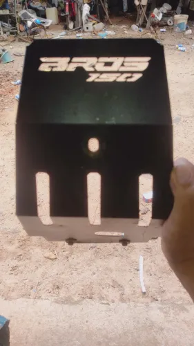Vende se protetor de cárter para moto Bros 150