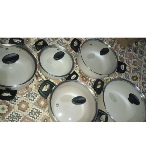 onjunto de Panelas com Tampa de Vidro 8 Peças + 01 Garrafa térmica de Brinde