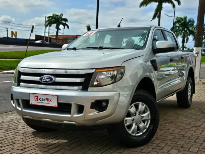 Ford Ranger XLS 2.5 16V 4X2 CD Flex 2013