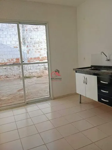 Casa no Condomínio Terra Nova com 3 Quartos e Quintal
