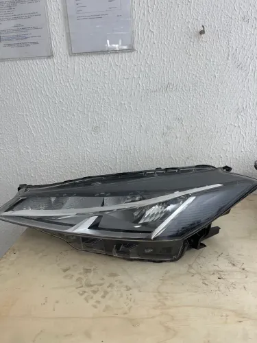 FAROL ESQUERDO NISSAN KICKS.