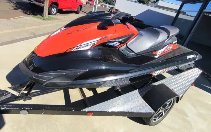 Jet SKY  Yamaha  FZS  3 lugares 2015