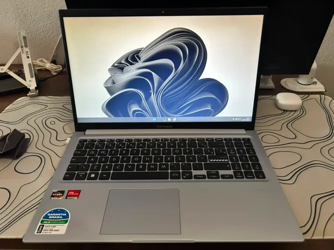 ASUS Vivobook 15 ? Ryzen 7 | SSD 256GB | 8GB RAM