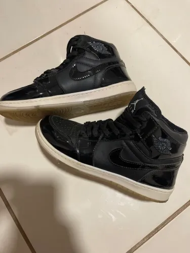 Tênis Nike Jordan Mid número 39