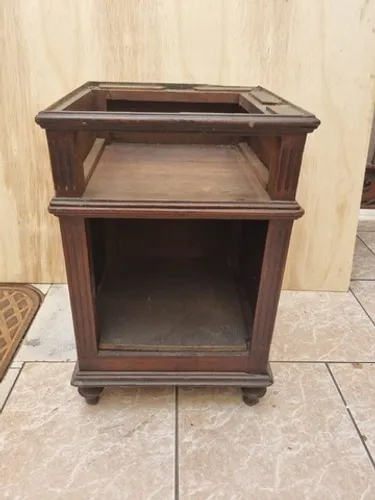 Mesa De Cabeceira/lateral Est Império Em Peroba Do Campo