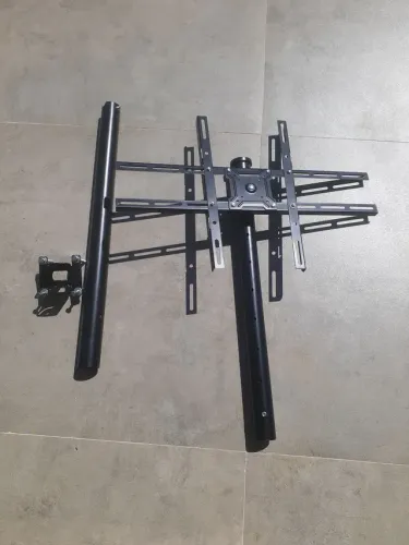 Suporte de teto para TVs de 10 a 80 polegadas.