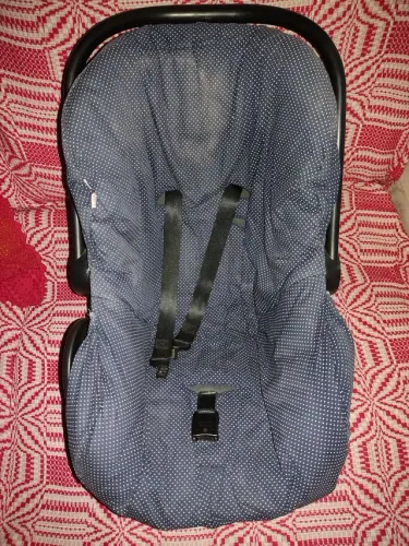 Bebê Conforto Abracadabra + Carrinho de Bebê Fit Voyage (desmontado)