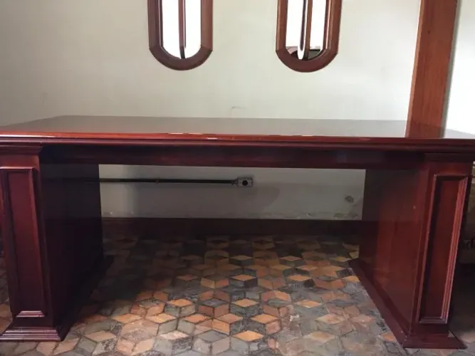 Mesa para Escritorio em Mogno