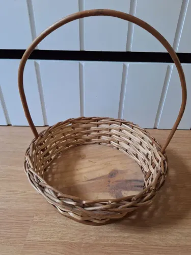 Cesta de vime redonda