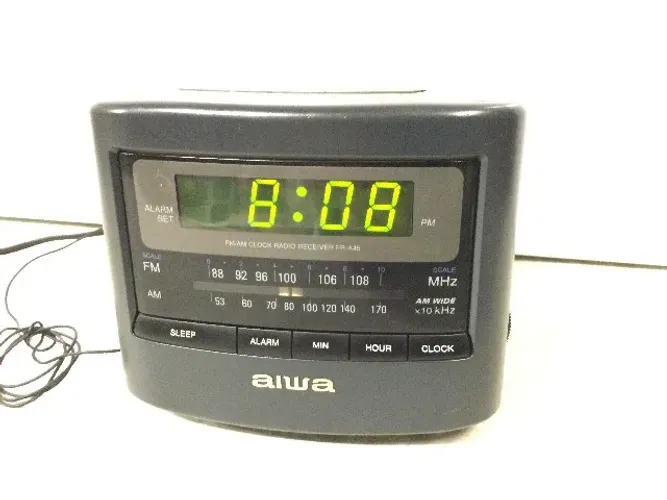 radio relogio aiwa