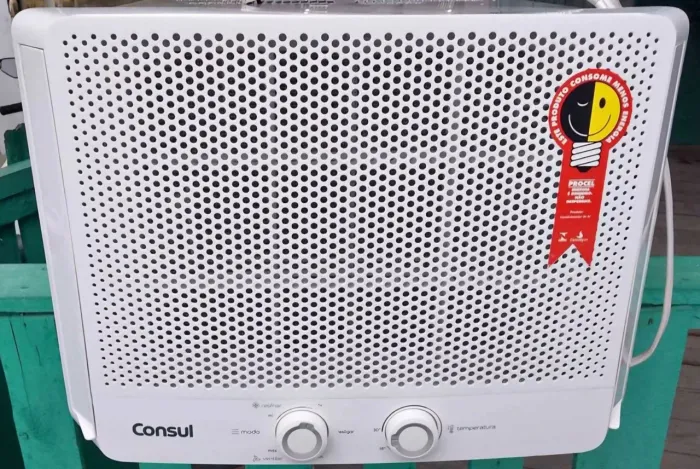 Ar condicionado De 10000 btu 110v modelo de caixa pequena gelando muito Entrego