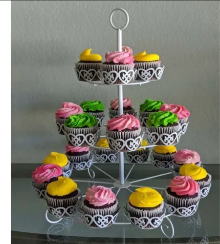 Torre de Cupcakes Decorativa para Festas