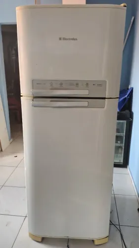 Geladeira Electrolux 400L Duplex Frost Free Celebrate Blue Touch D47 em ótimo estado!