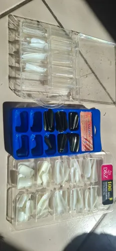 Unhas postiças de vários formatos (O LOTE)