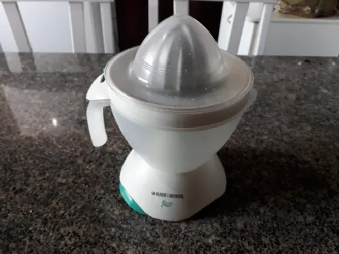 Antigo Espremedor Frutas Black Becker Anos Modelo CJ600 30 Watts 200 Volts