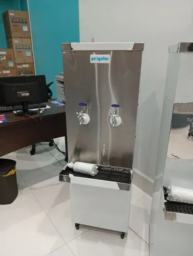 Bebedouro Industrial  50 L preto, aço escovado e inox