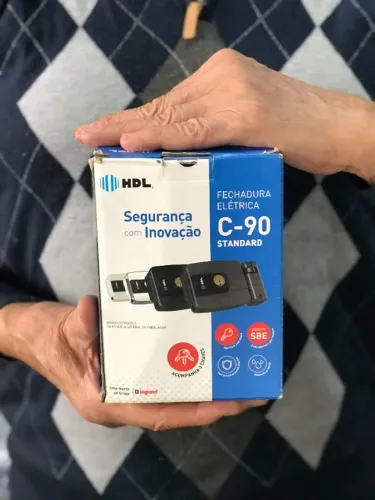 FECHADURA ELETRICA PRETA HDL C-90 ABERTURA PARA DENTRO 