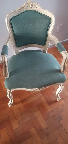 Poltrona modelo Luís XV