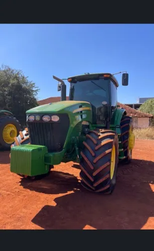Trator John Deere