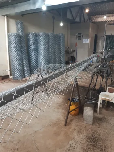 Cercamento e Tela de alambrado - mão de obra para instalação.