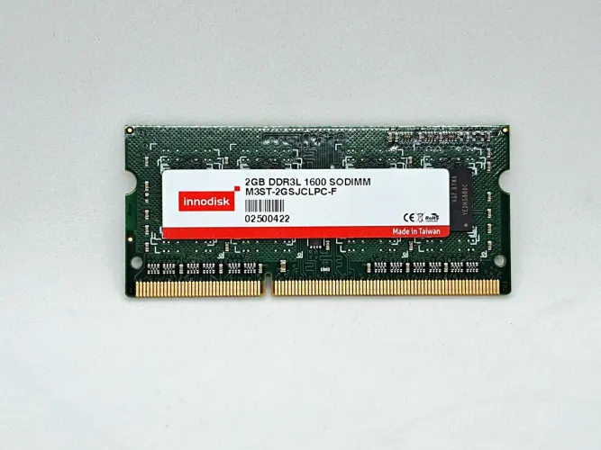Memória RAM DDR3L 2GB 1600MHz SODIMM Innodisk