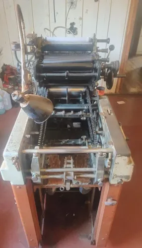 Máquina offset mutilith 1250cd