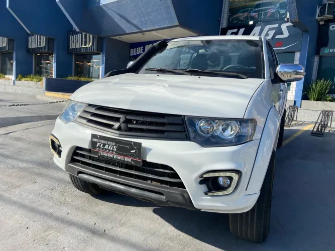 Mitsubishi L200 Triton HPE 3.2 CD TB Int.diesel AUT 2016