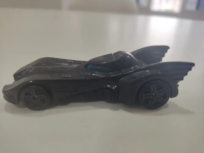 HOT WHEELS BATMOBILE DC COMICS 2014