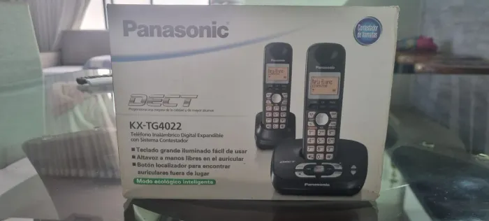 Telefone Sem Fio Panasonic KX-TG4022 - COM EXTENSAO E ALARME VISOR LUMIINOSO