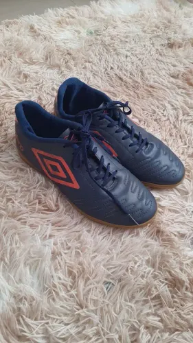 Chuteira futsal 