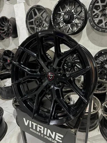 Rodas Vittoria Aro 17? 17x9 Offset 0 6x139