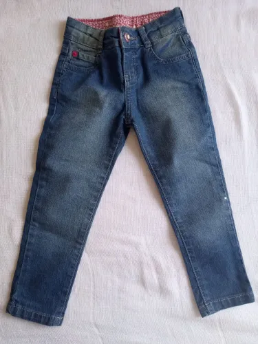 Calça Jeans Infantil nova - veste de 2 a 3 anos