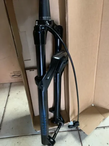 Garfo Suspensão Rock Shox Judy Silver Tk Air Boost curso 100mm seminova