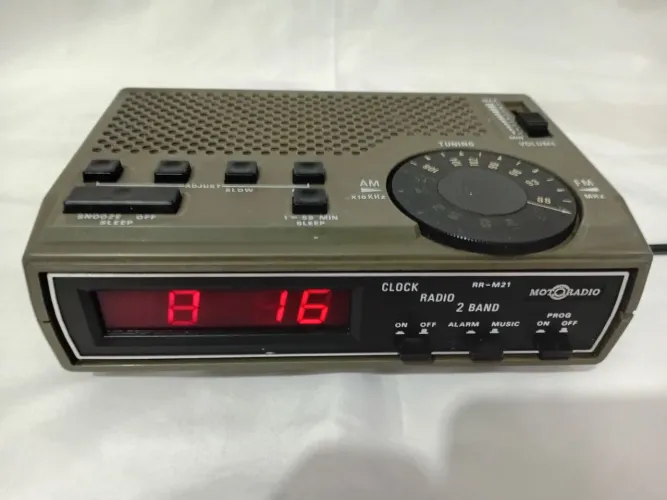 Rádio Relógio Motoradio Original Anos 90 AM e FM com Relógio Digital, Alarme, Funcionando