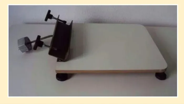 SERIGRAFIA MESA PLANA COM GARRA PARA IMPRESSÃO DE EMBALAGEM E BRINDES