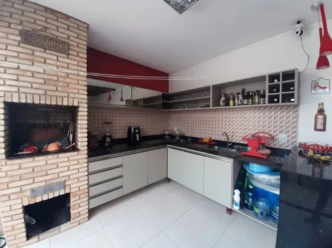 Casa com 3 Quartos e 2 banheiro à Venda, 135m²Vila São Luiz - Valinhos, SP