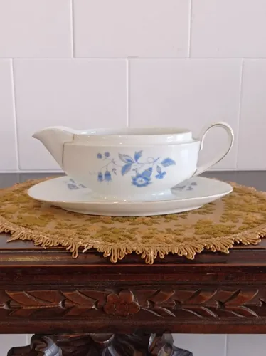 Molheira de Porcelana com Detalhes Florais