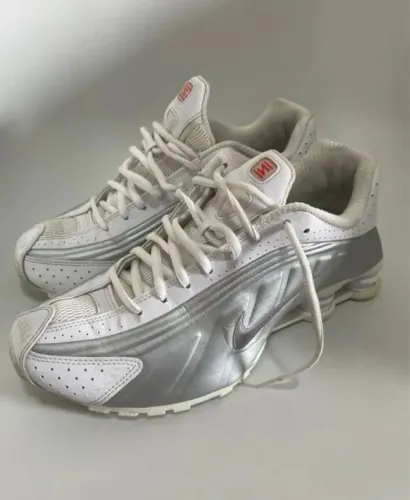 Nike Shox R4