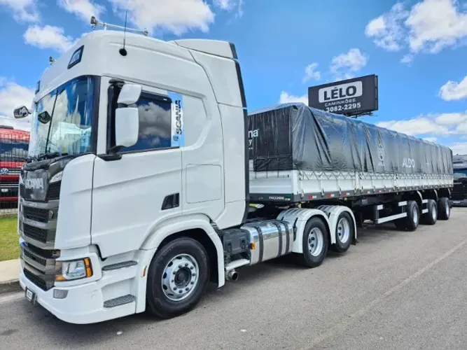 Scania R450 6x2 Highline Ano 21 Teto Alto Aut + Graneleira Facchini Vanderleia 14mts