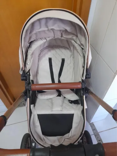 Carrinho de passeio de bebê