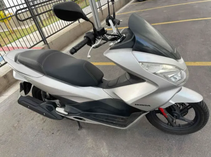 Vendo ou troco por carro de meu interesse, de preferência gol , uno way duas portas 