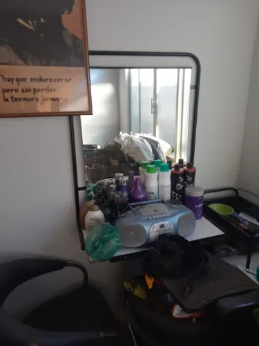 Vendo conjunto completo para salão com 2 cadeiras