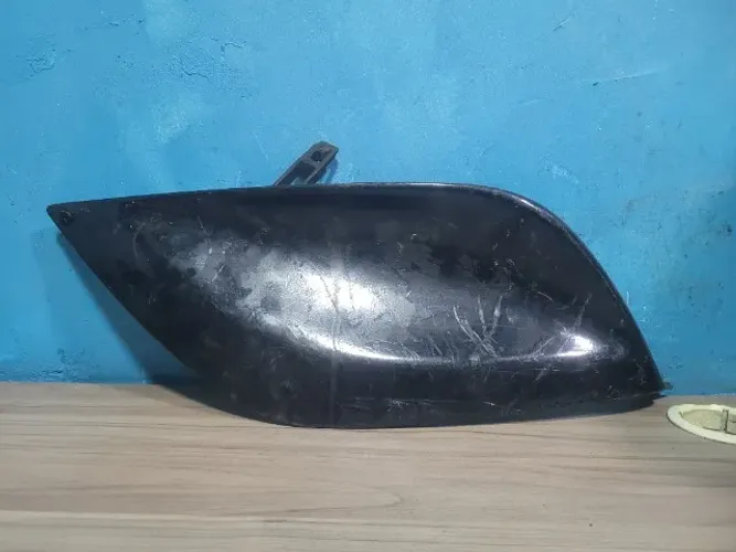 Moldura Direita do Parachoque Nissan Versa 2015 a 2019 62257 6W80B