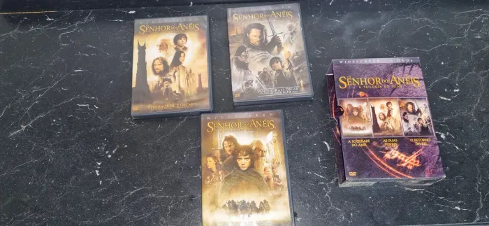 Coleção DVDs e livros senhor dos anéis em exelente estado