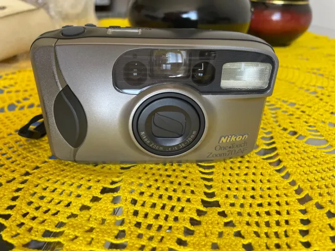 Câmera Nikon OneTouch Zoom 70 AF