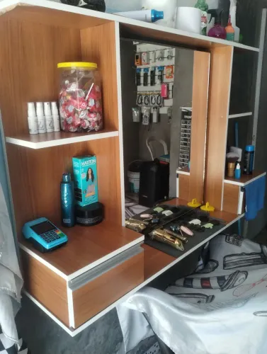 Vendo bacanda pra barbearia com espelho