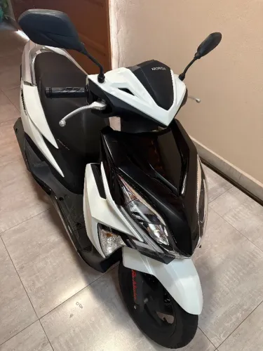 Moto automática Honda Elitte 125