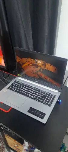 Notebook novo/ sem marcas de uso